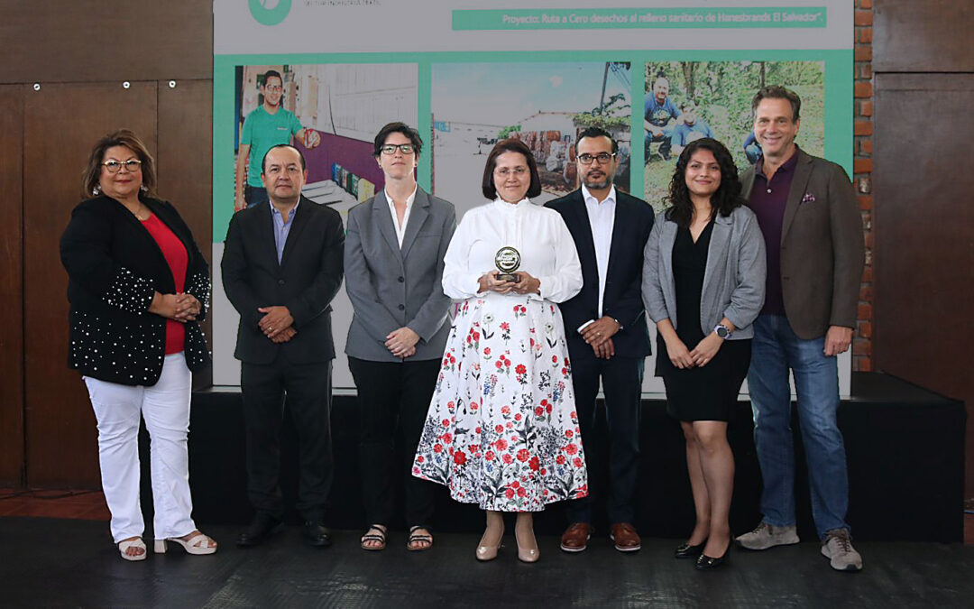 HanesBrands’ Textiles and Socks Site in El Salvador Awarded for Contribution to Recycling Culture